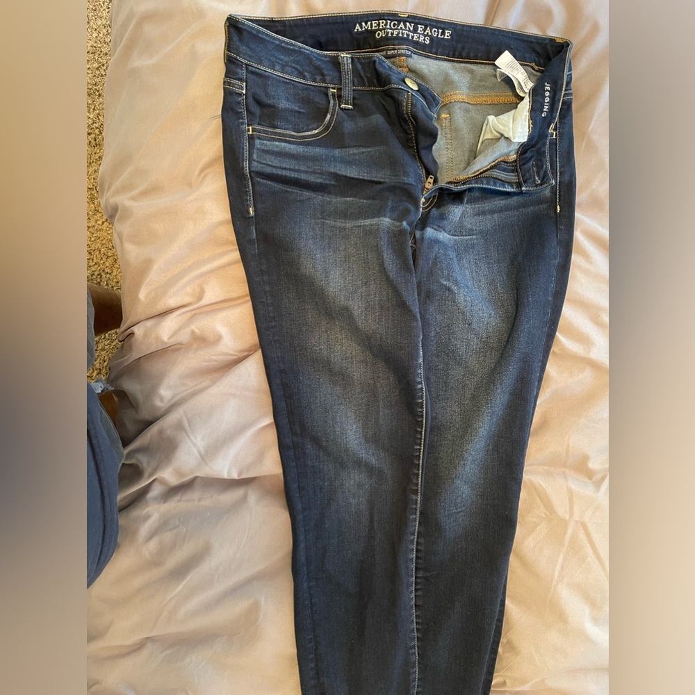 Women’s blue American eagle Jeggings, stretchy.